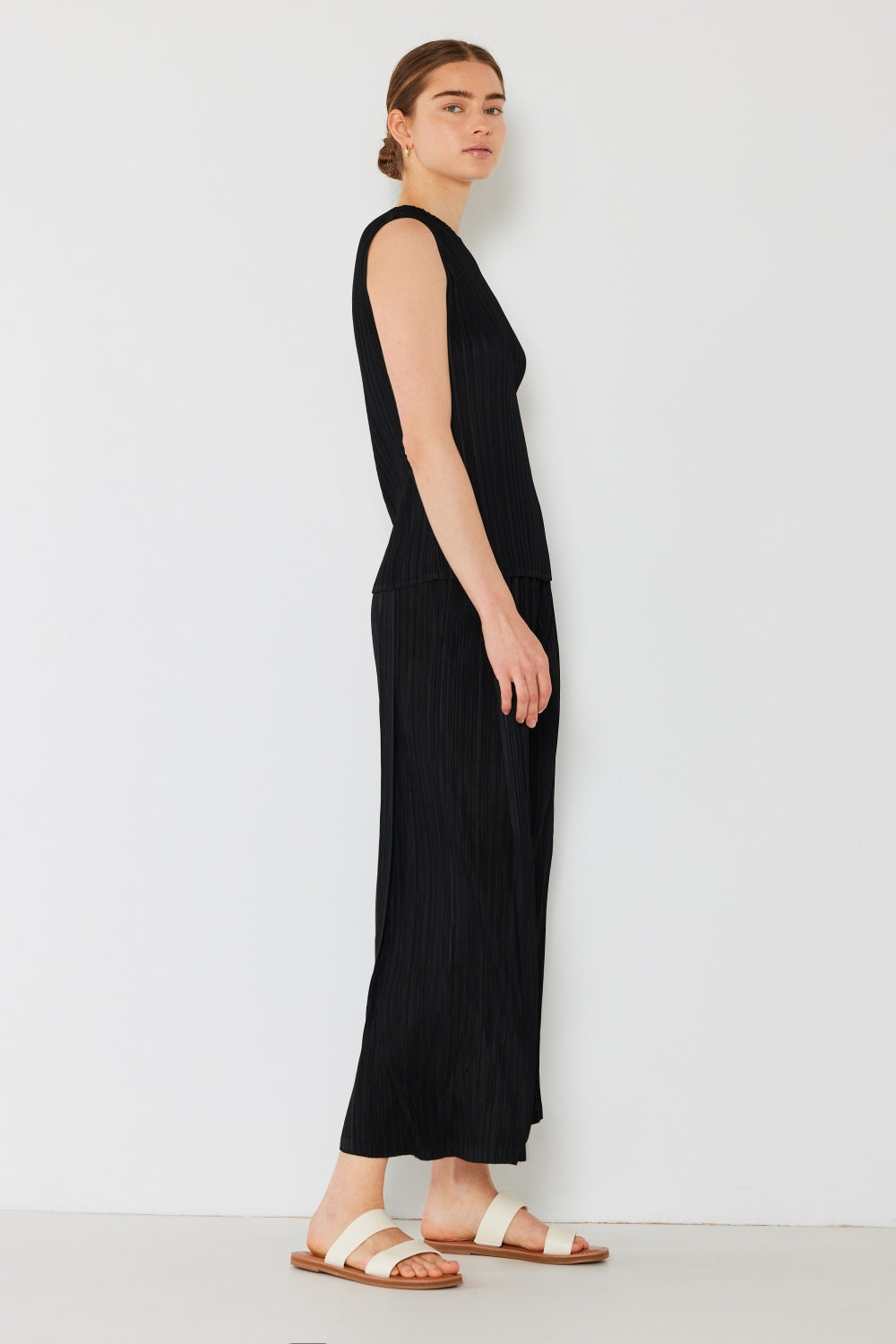 Pleated Wide-Leg Pants with Side Pleat Detail