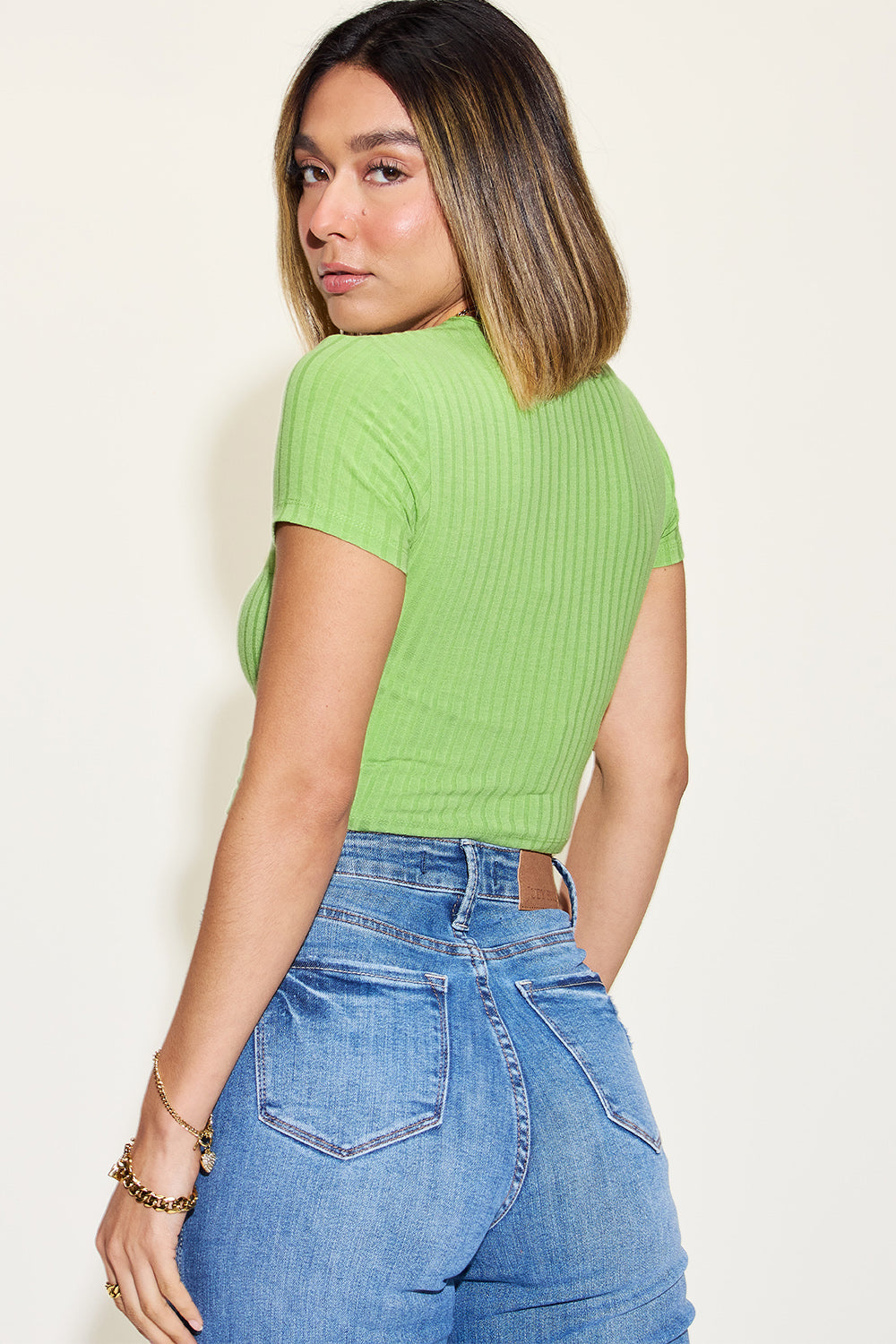 Ribbed Round Neck Short Sleeve Cropped T-Shirt