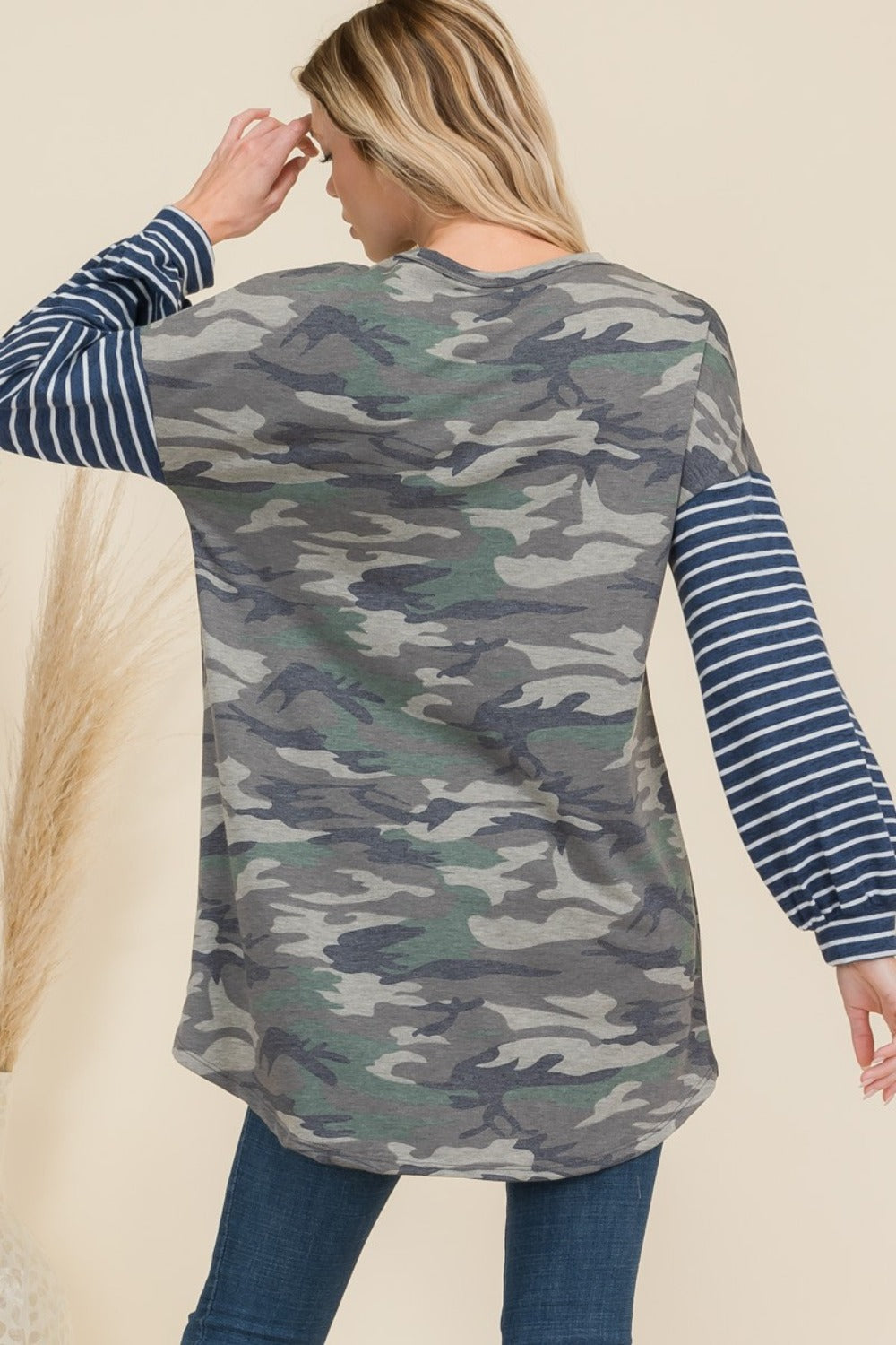 Camo Print High-Low Long Sleeve T-Shirt with Stripe Sleeves