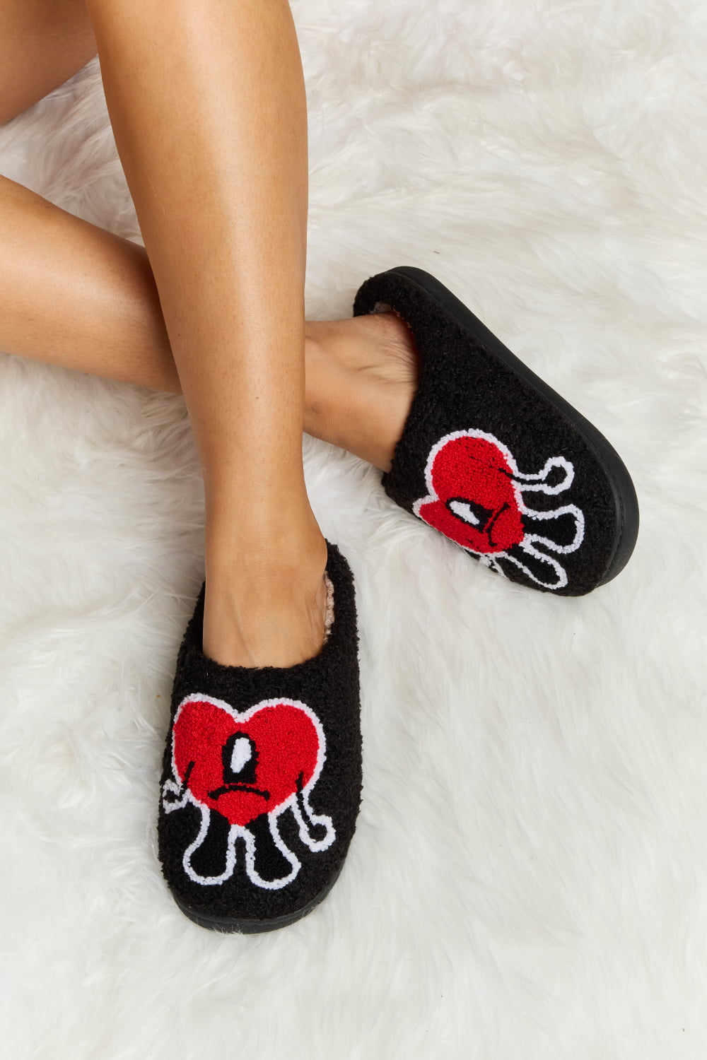 Love Heart Print Plush Slippers