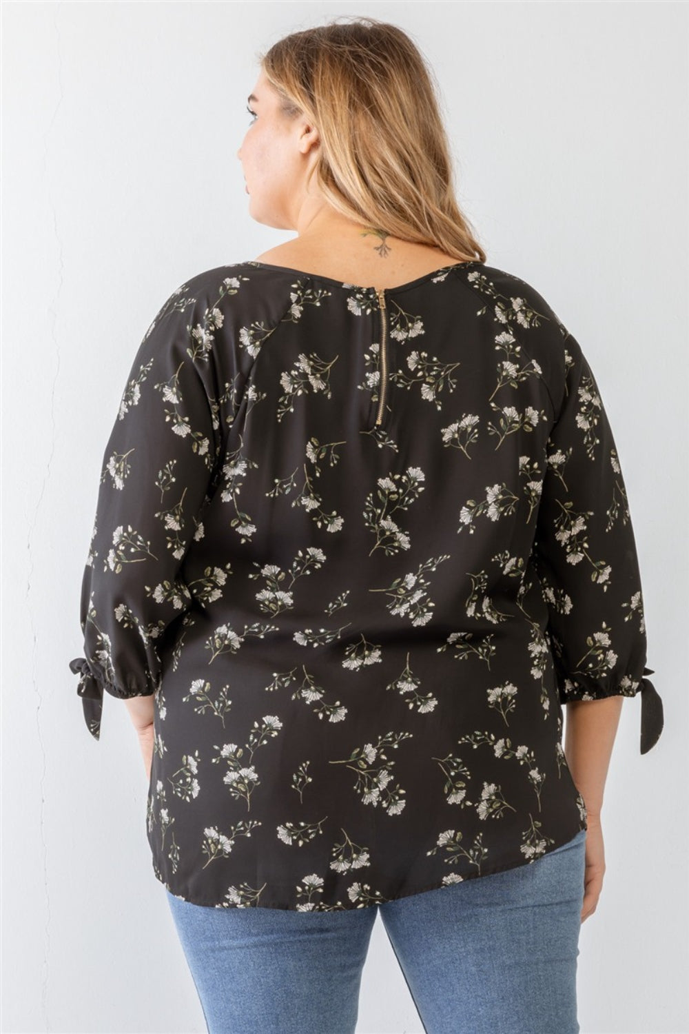 Plus Size Floral Round Neck Blouse