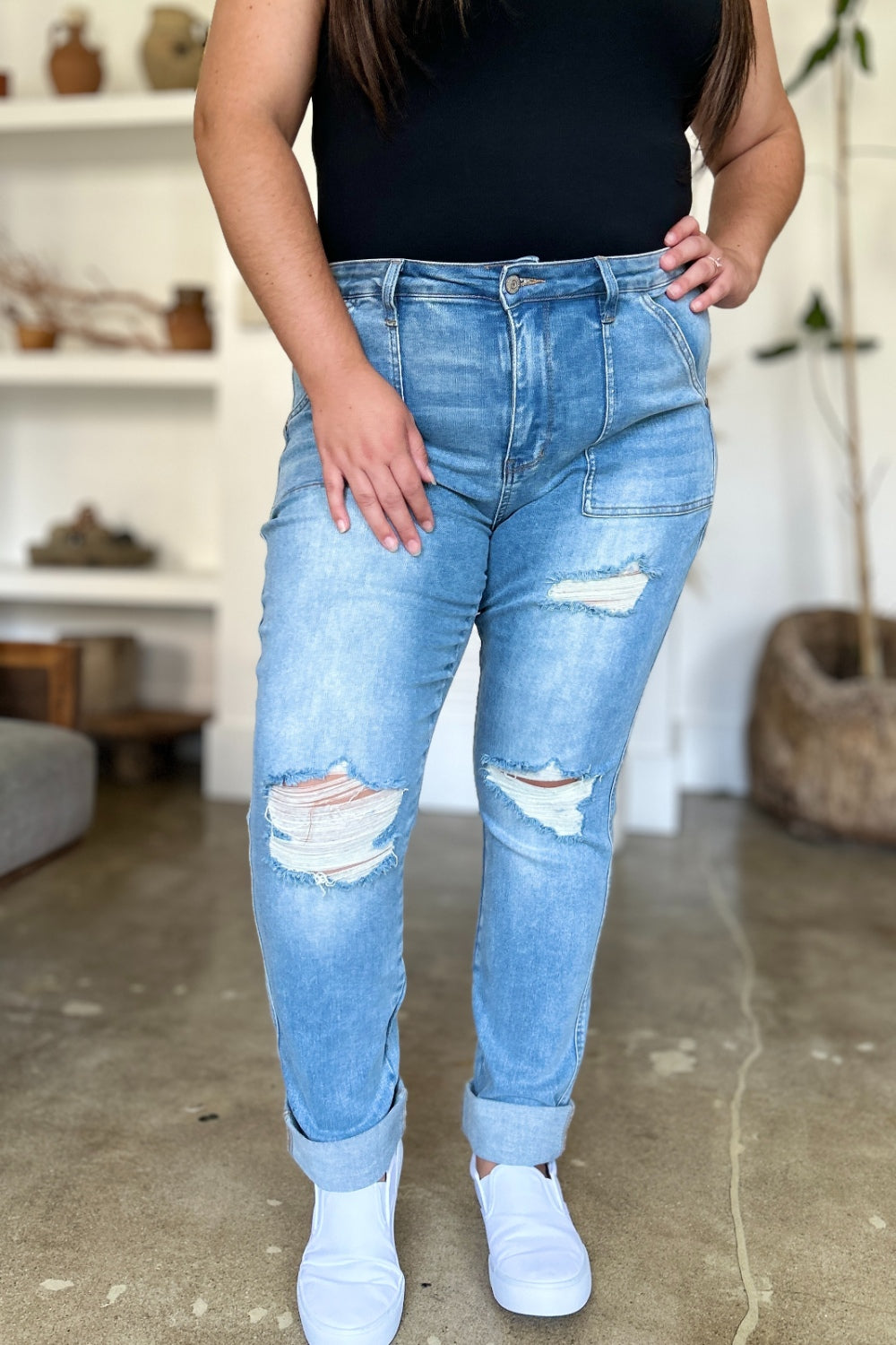 Distressed Straight Jeans with Patch Pockets