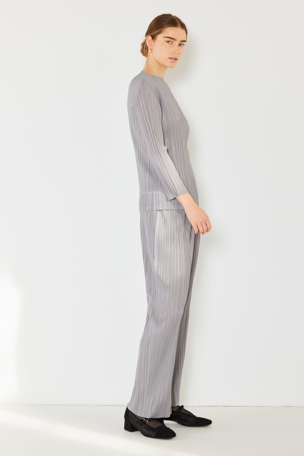 Pleated Elastic-Waist Straight Pants